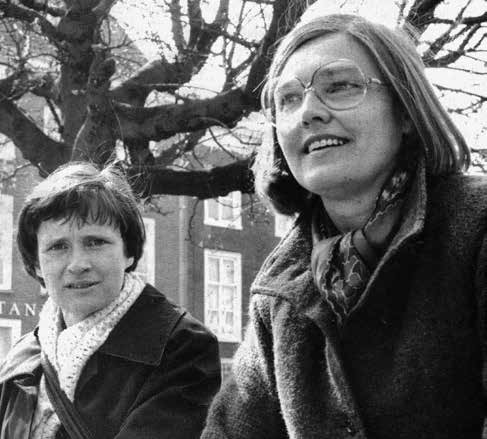 Foto van Geertje Thomas-Lycklama en mevrouw Schoustra van Beukering